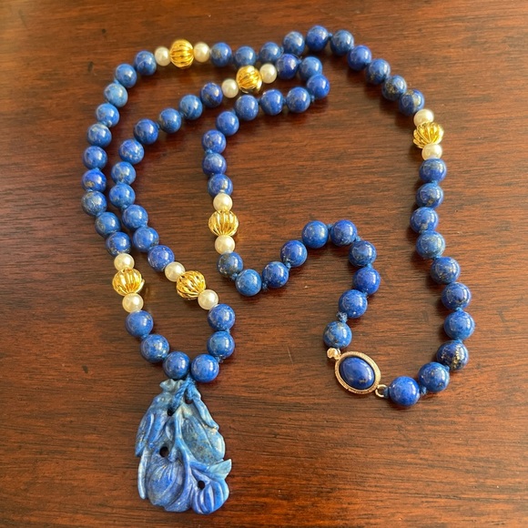 Natural lapis lazuli freshwater pearl necklace with rose gold clasp - Picture 3 of 10